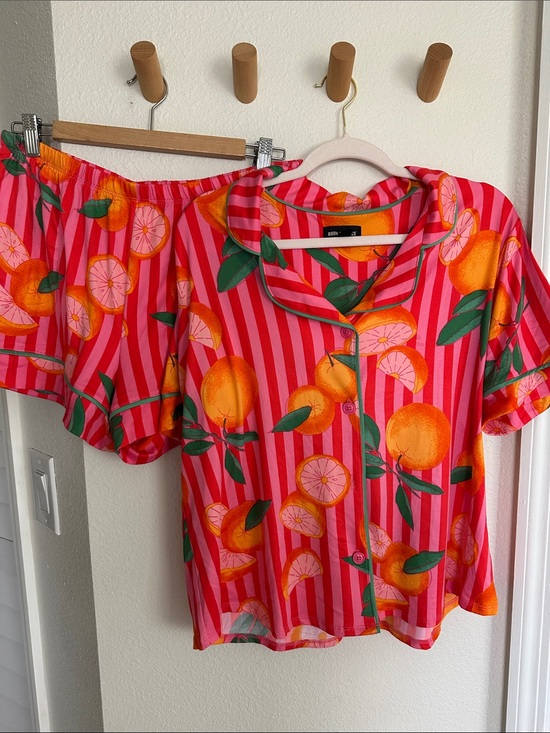 Room Service Other - WOMEN’S Pink Citrus-Print Short Sleeve Button Front Top